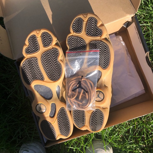 Jordan 13 (gs) - Picture 3 of 10